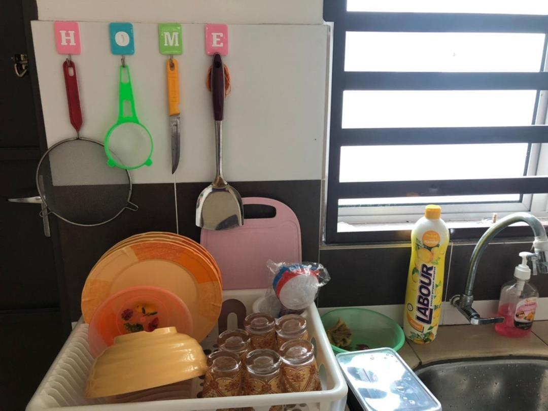 Hasnifana Homestay 斯里伊斯兰德 外观 照片